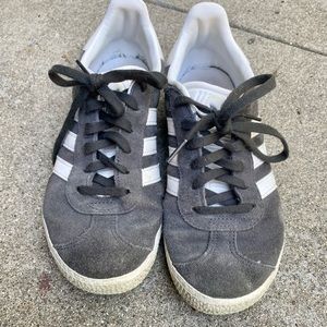 Boys Gazelle adidas sneakers